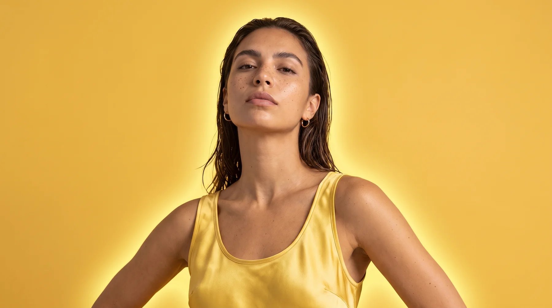 Woman in the More Power aura: visual from the PAFORY perfume advent calendar